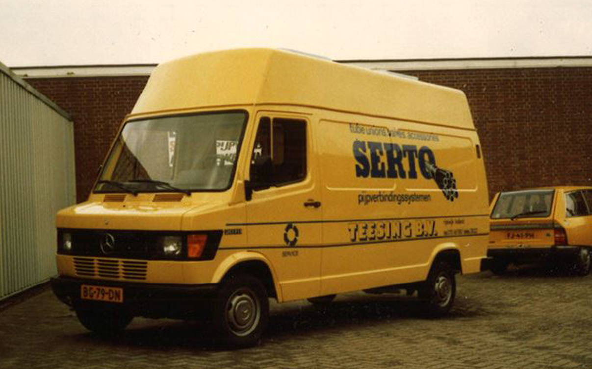 Teesing servicebus in de jaren 1980.